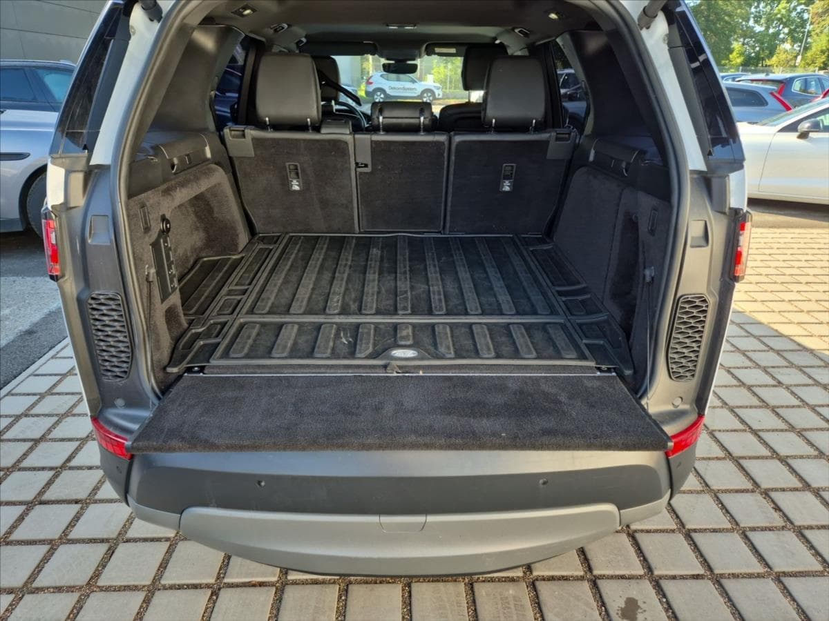 2019 Land Rover Discovery - 12