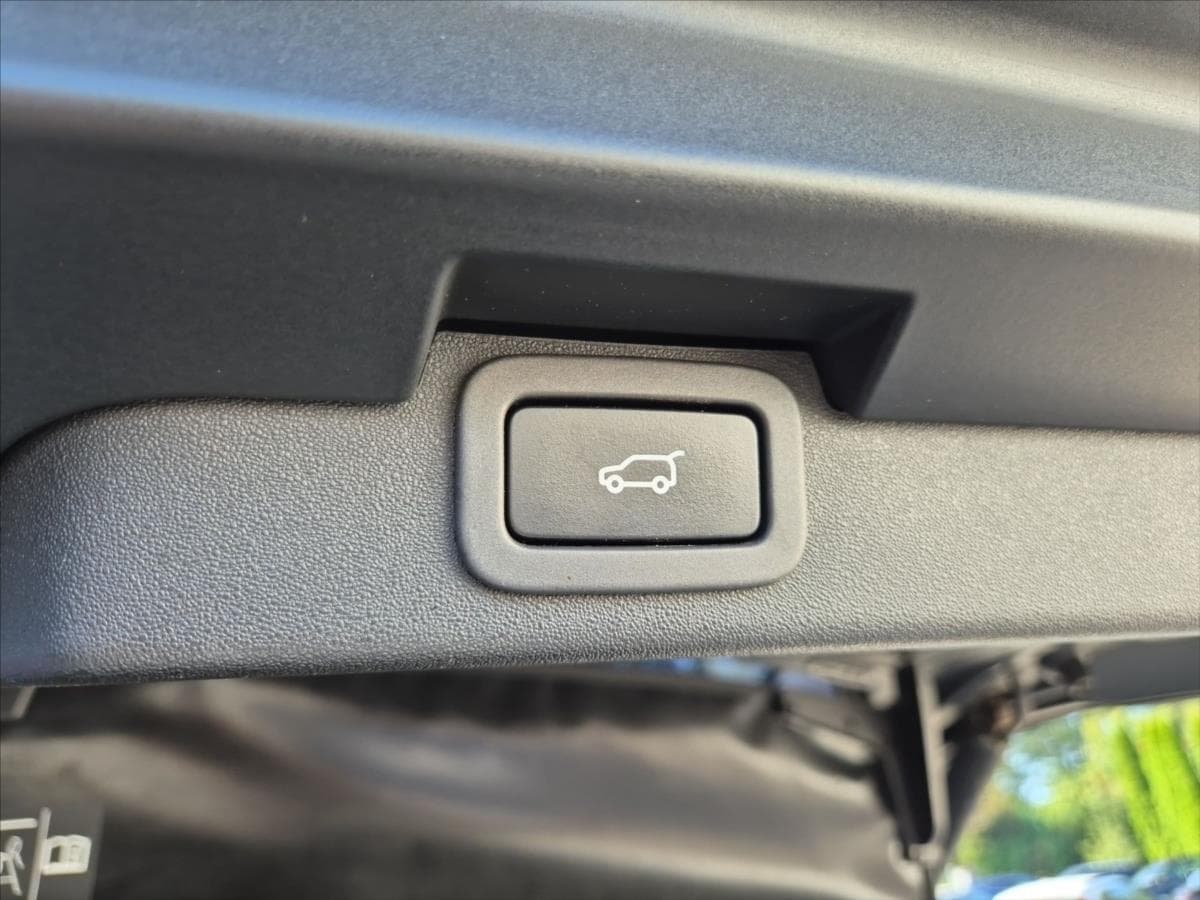 2019 Land Rover Discovery - 13