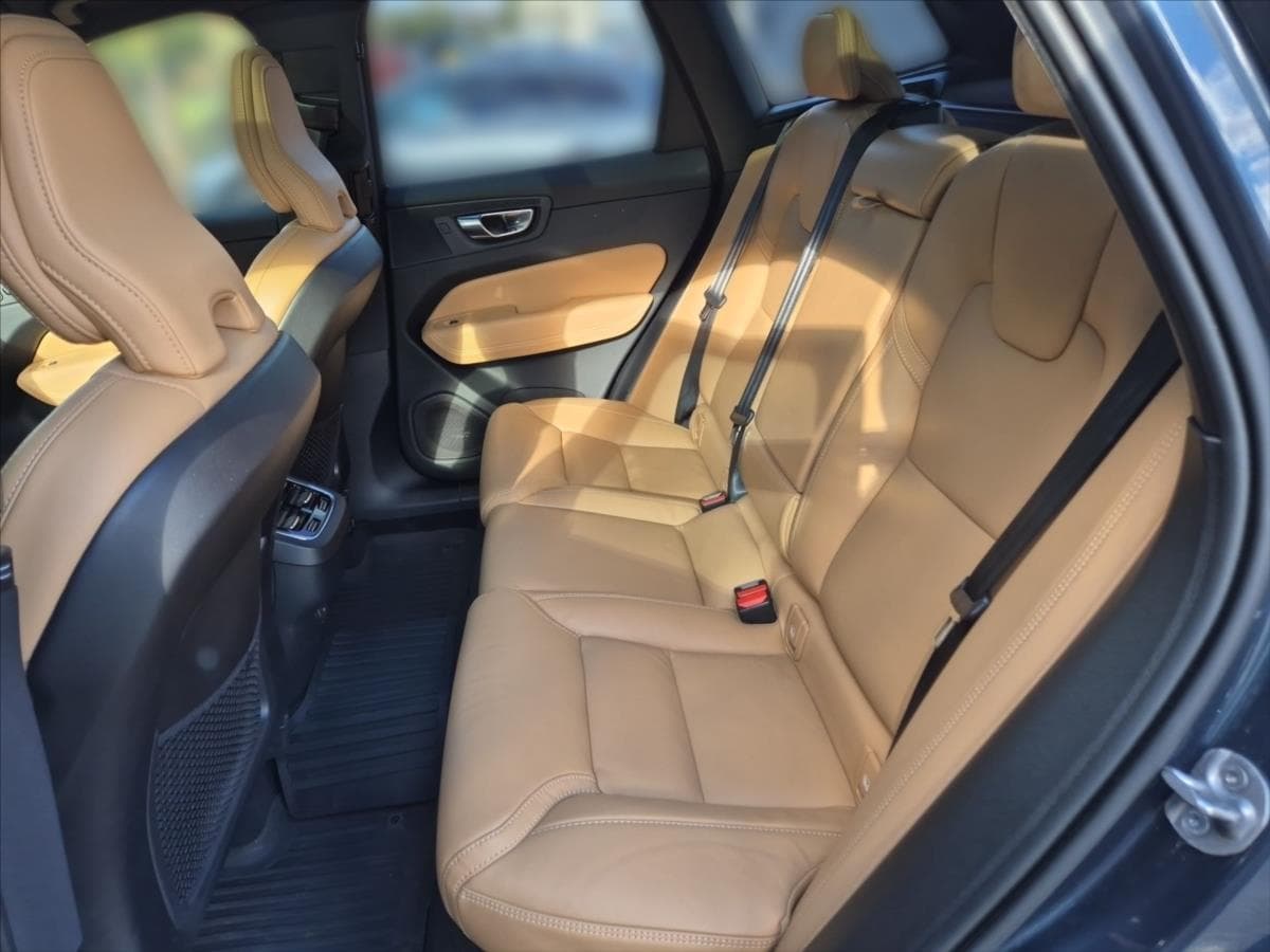 2022 Volvo XC60 - 10