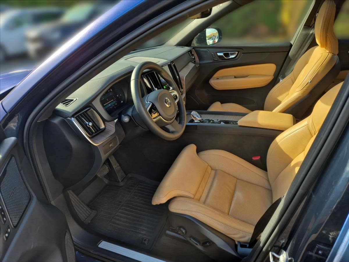 2022 Volvo XC60 - 7