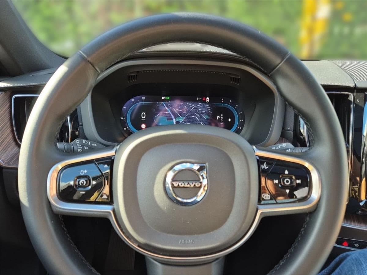 2022 Volvo XC60 - 8