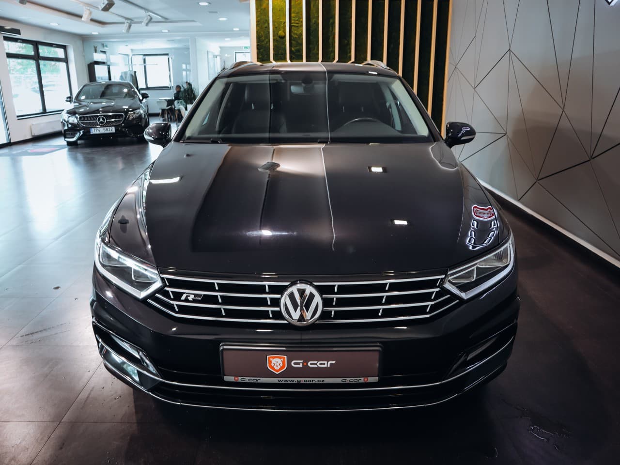 2018 Volkswagen Passat - 2