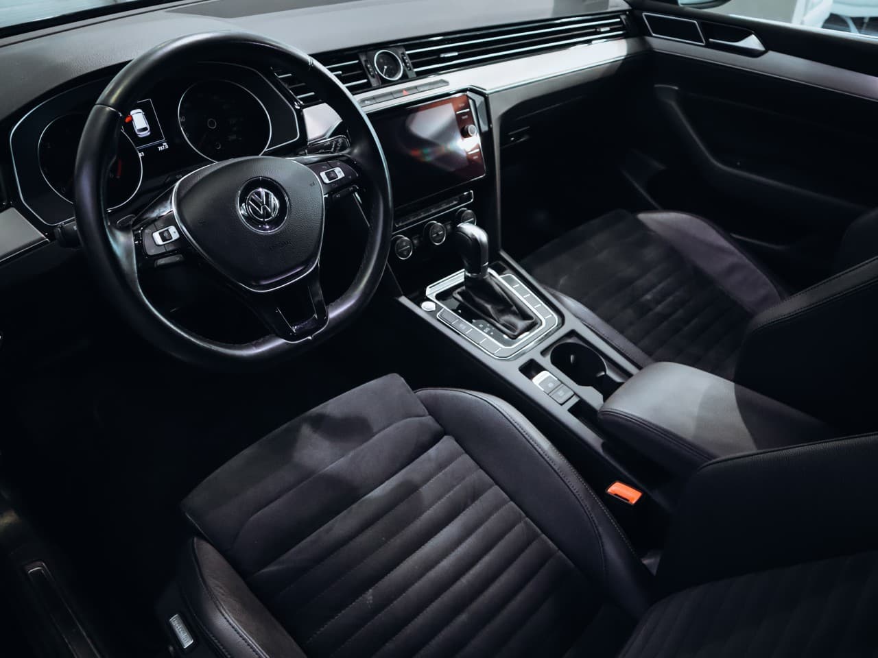 2018 Volkswagen Passat - 8