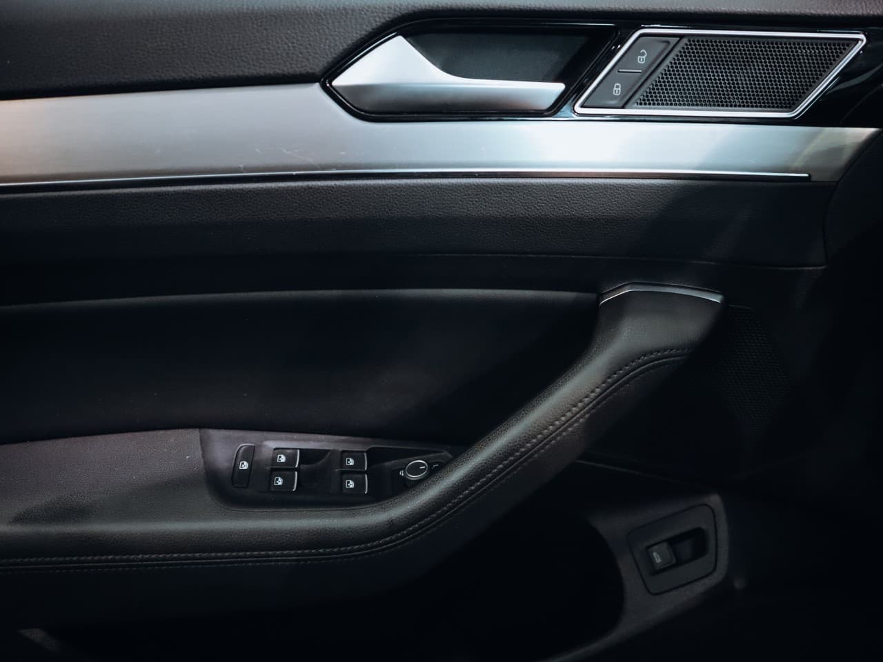 2018 Volkswagen Passat - 9