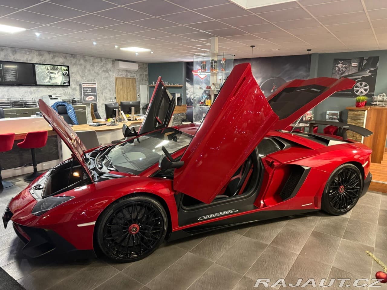 2018 Lamborghini Aventador - 9