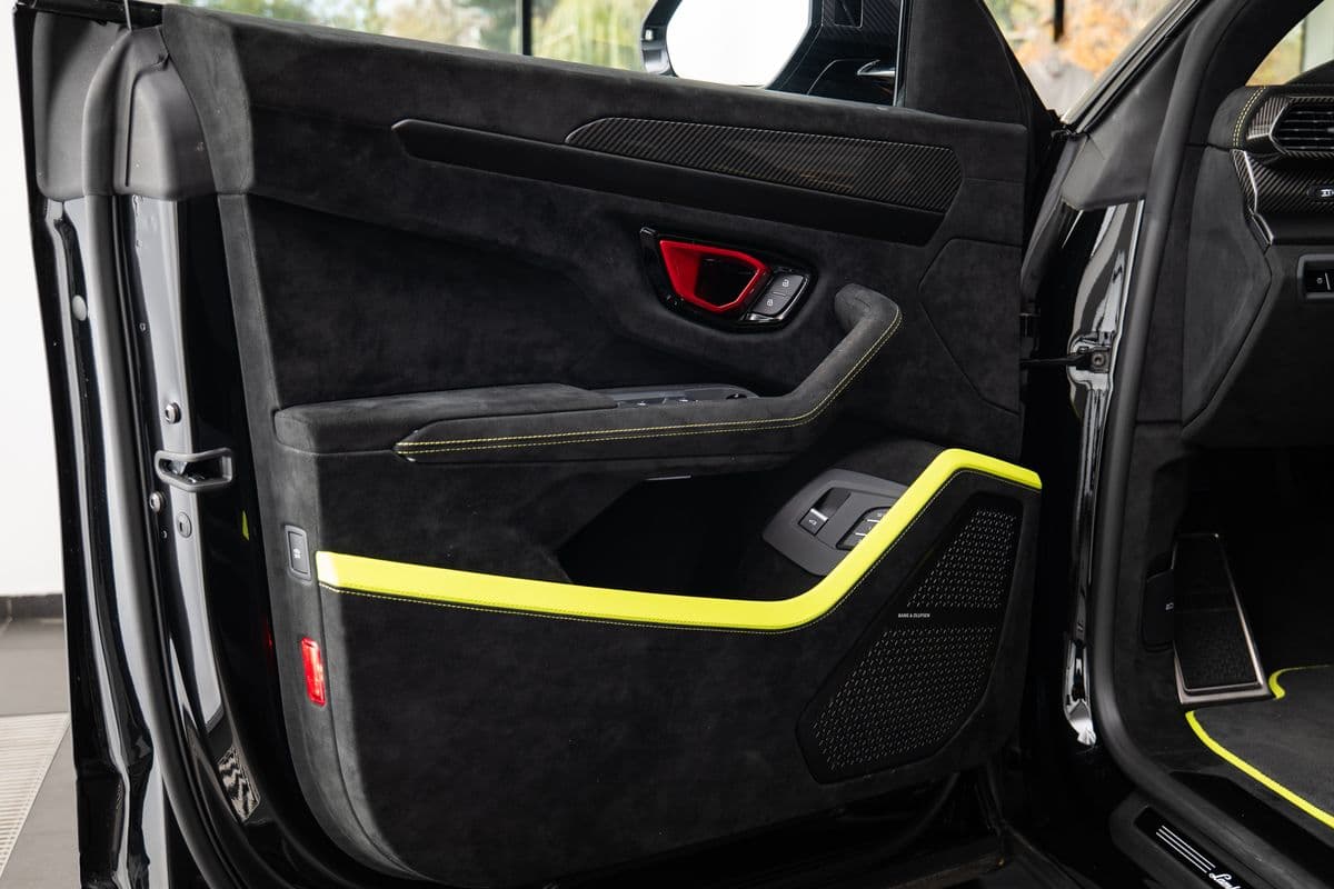 2025 Lamborghini Urus - 11