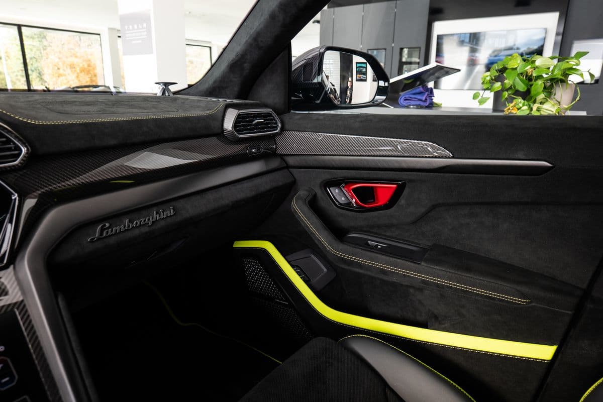 2025 Lamborghini Urus - 15