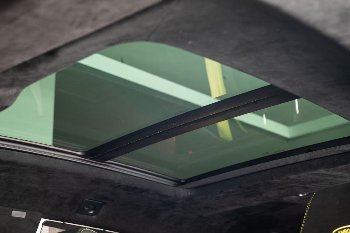 2025 Lamborghini Urus - 16