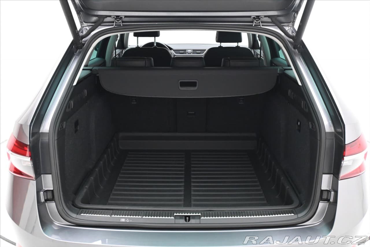 2022 Škoda Superb - 10