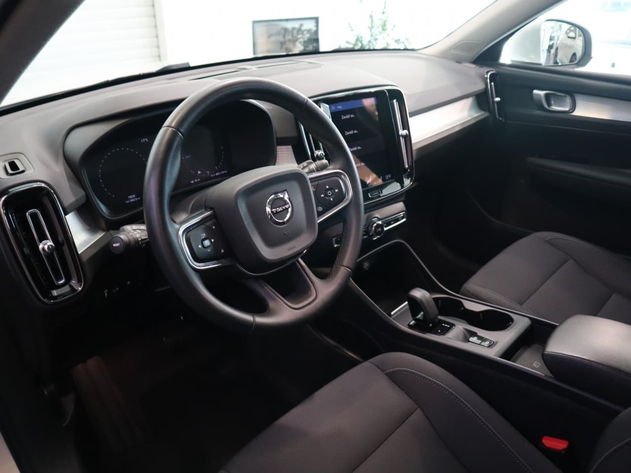 2021 Volvo Xc40 - 10