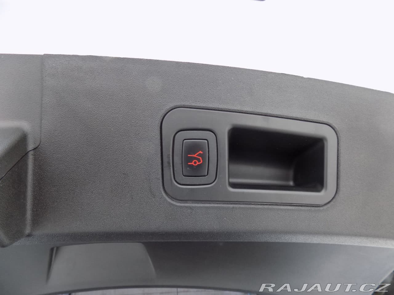 2015 Tesla Model S - 10