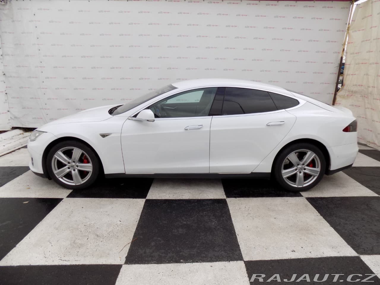 2015 Tesla Model S - 2