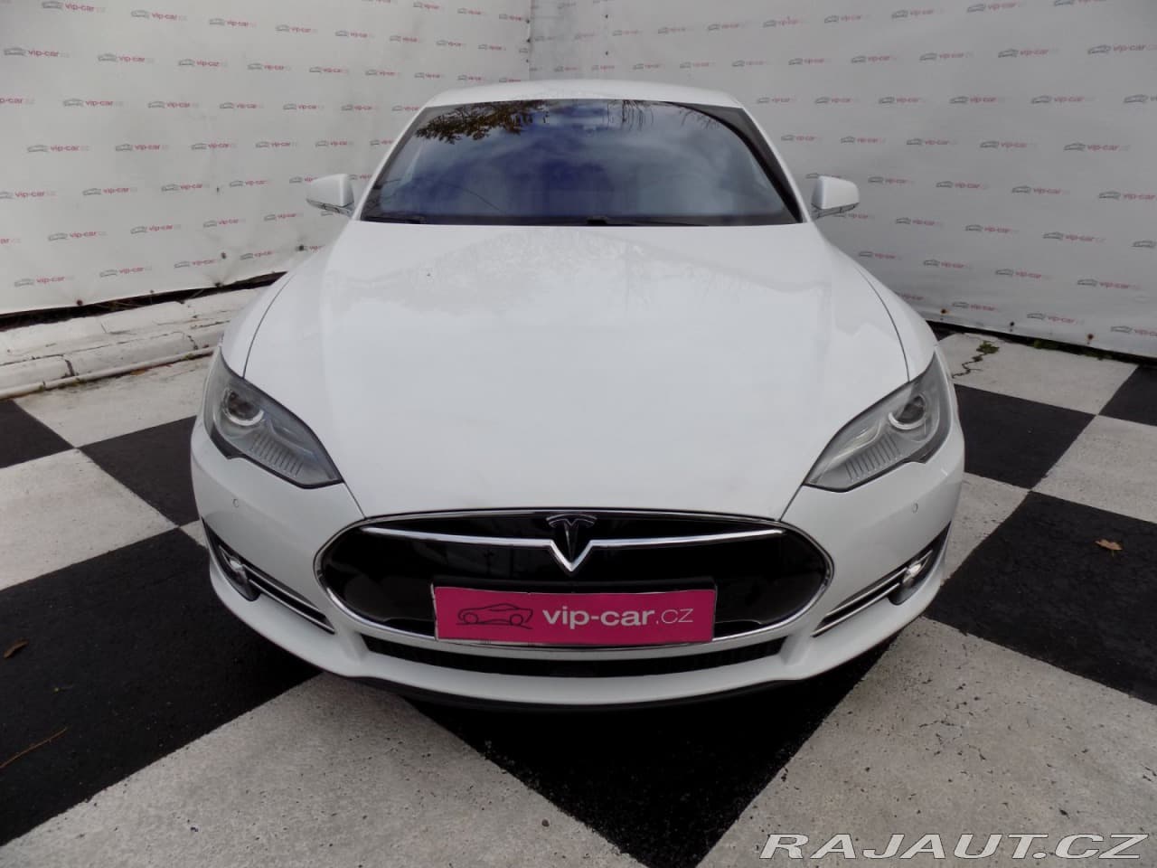 2015 Tesla Model S - 4
