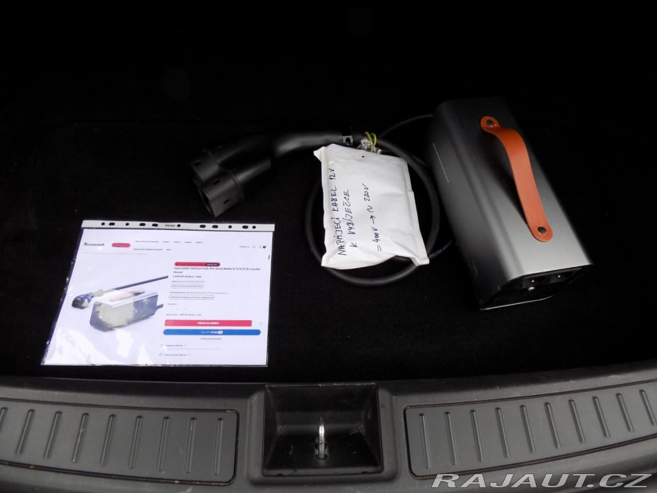 2015 Tesla Model S - 9