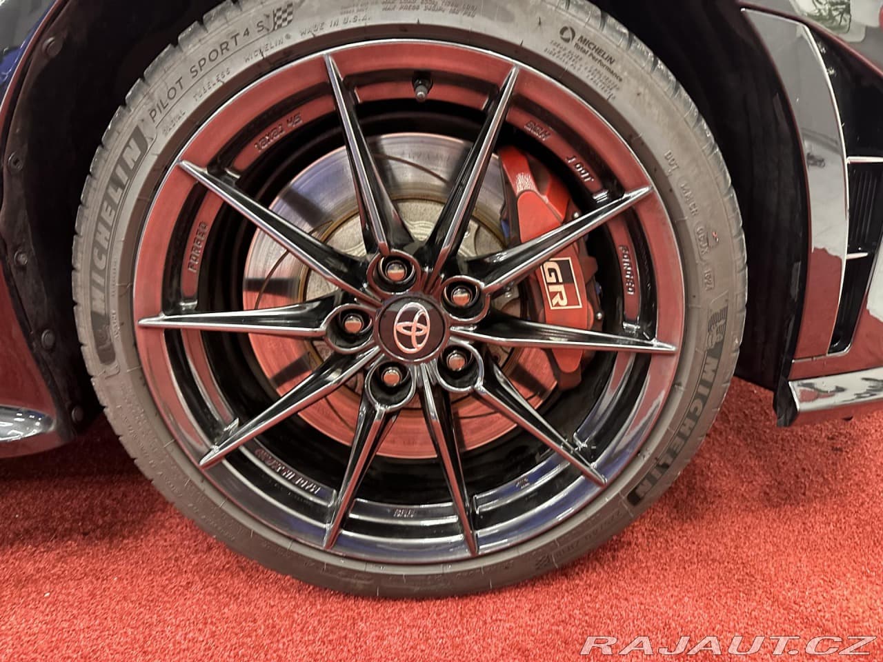 2024 Toyota Yaris - 11