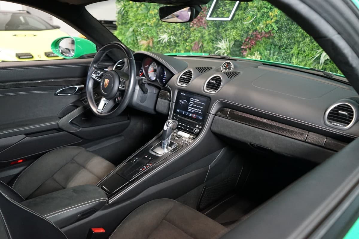 2021 Porsche Cayman - 14