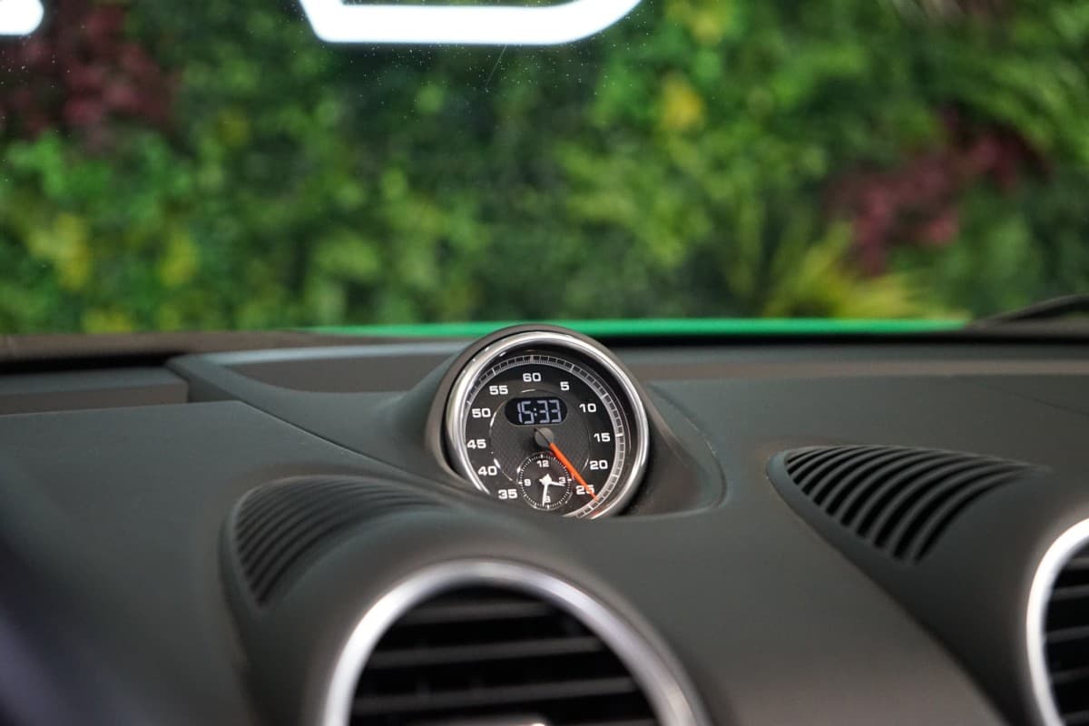 2021 Porsche Cayman - 17