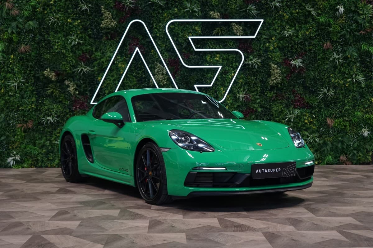 2021 Porsche Cayman - 3