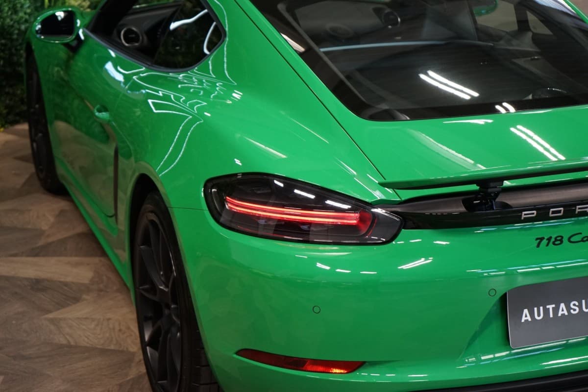 2021 Porsche Cayman - 8