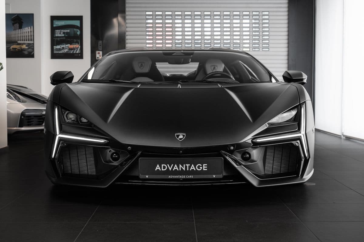 Lamborghini Revuelto - 2