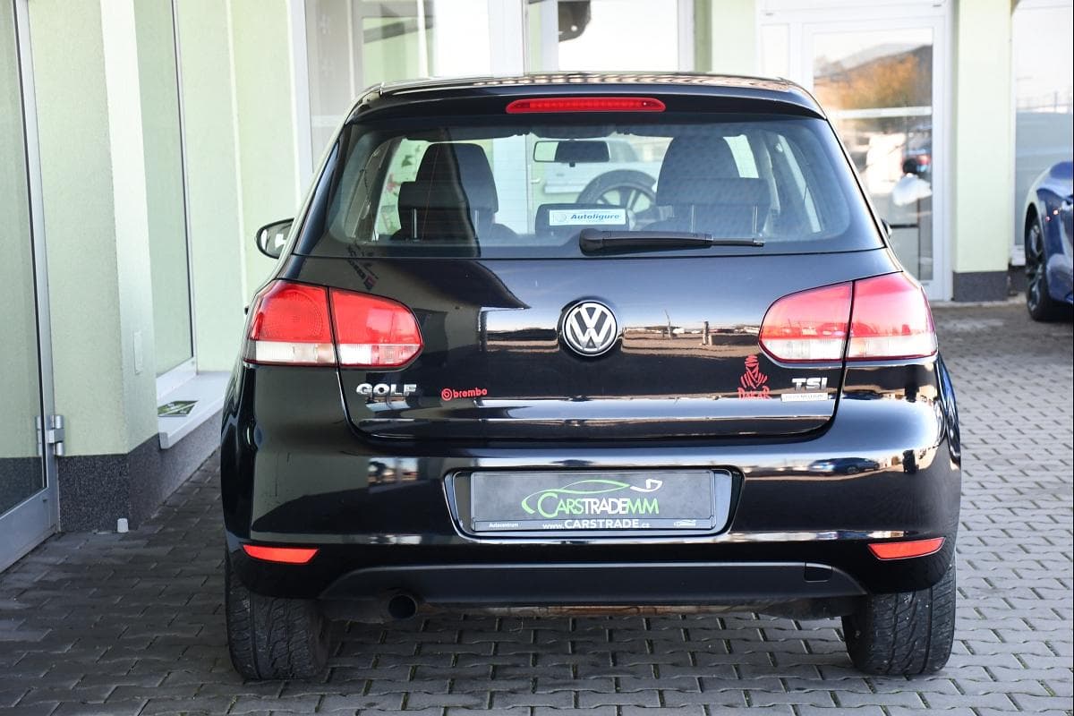 2010 Volkswagen Golf - 10