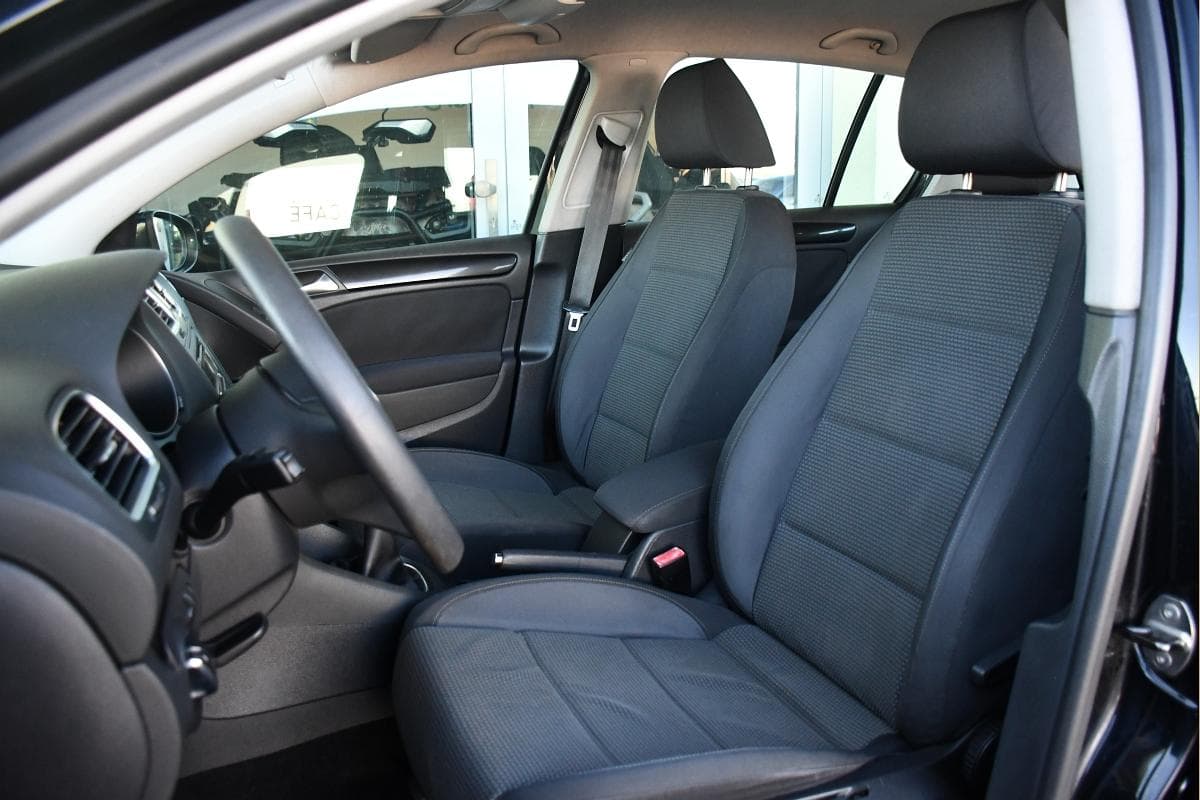 2010 Volkswagen Golf - 14