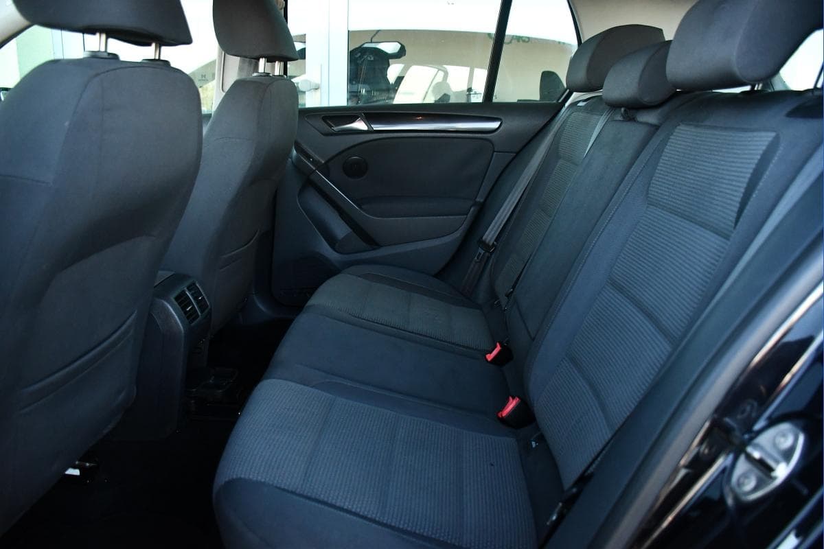 2010 Volkswagen Golf - 20