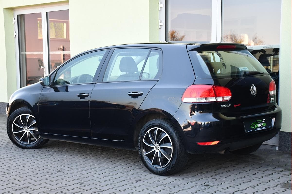 2010 Volkswagen Golf - 3