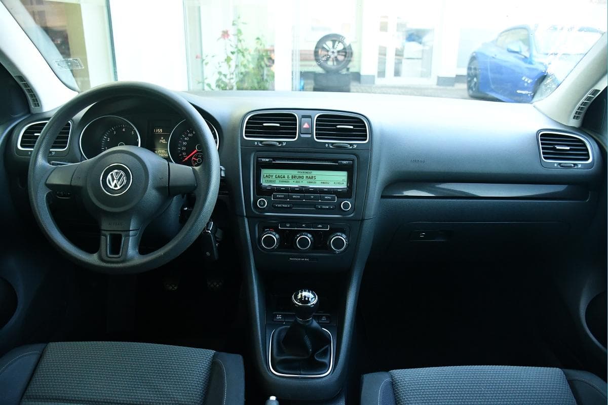2010 Volkswagen Golf - 5