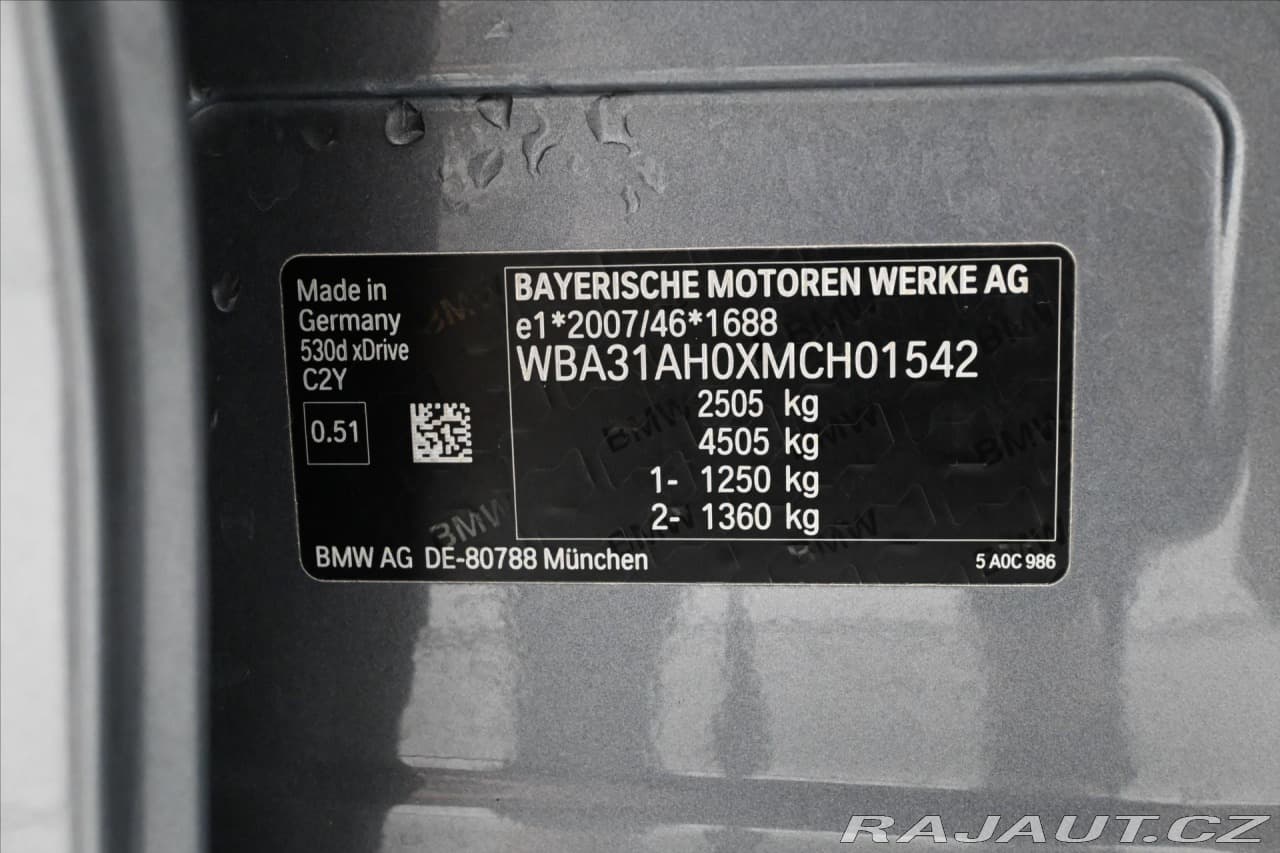 2021 BMW 5-Series - 12