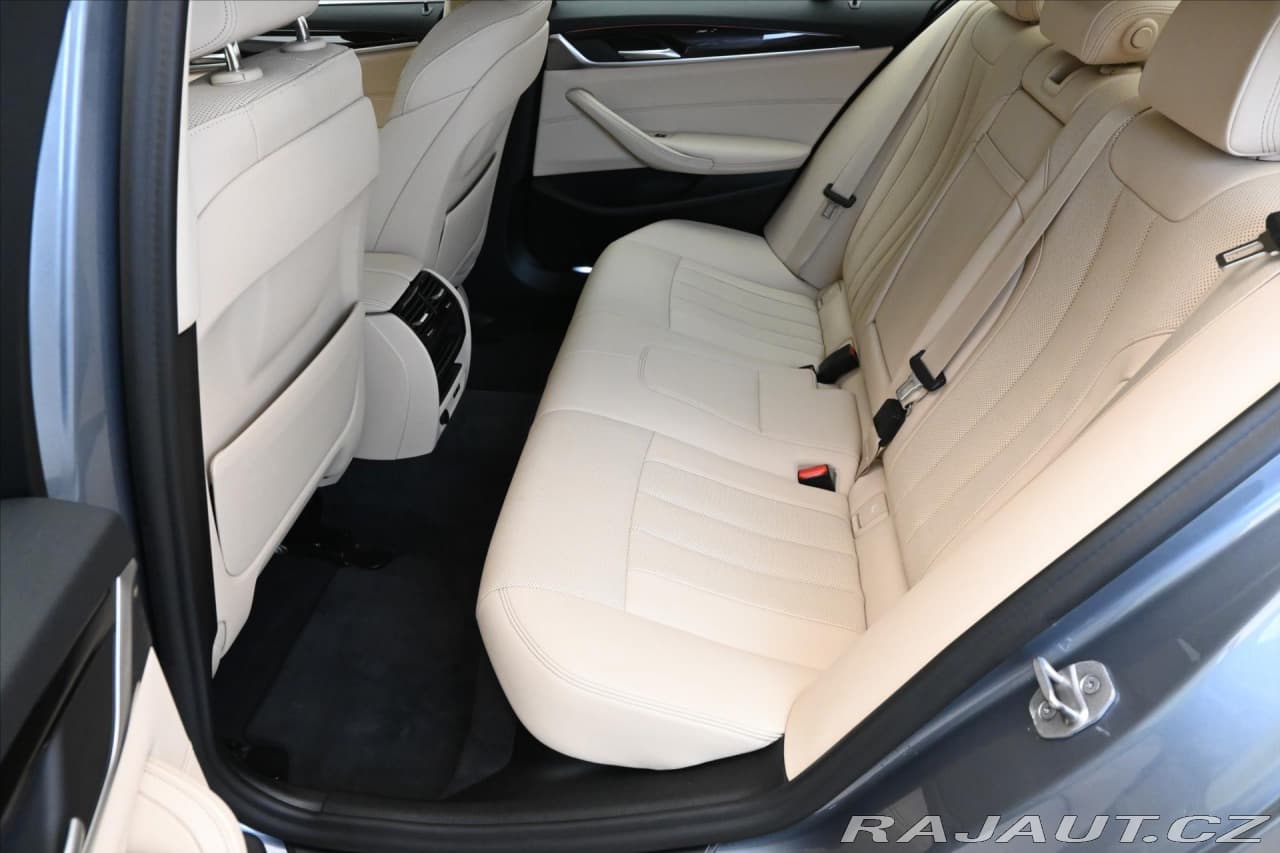 2021 BMW 5-Series - 14