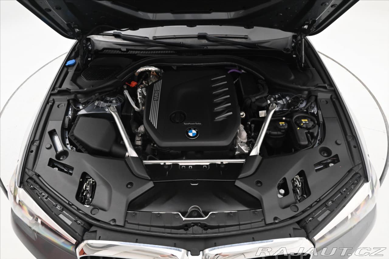 2021 BMW 5-Series - 9