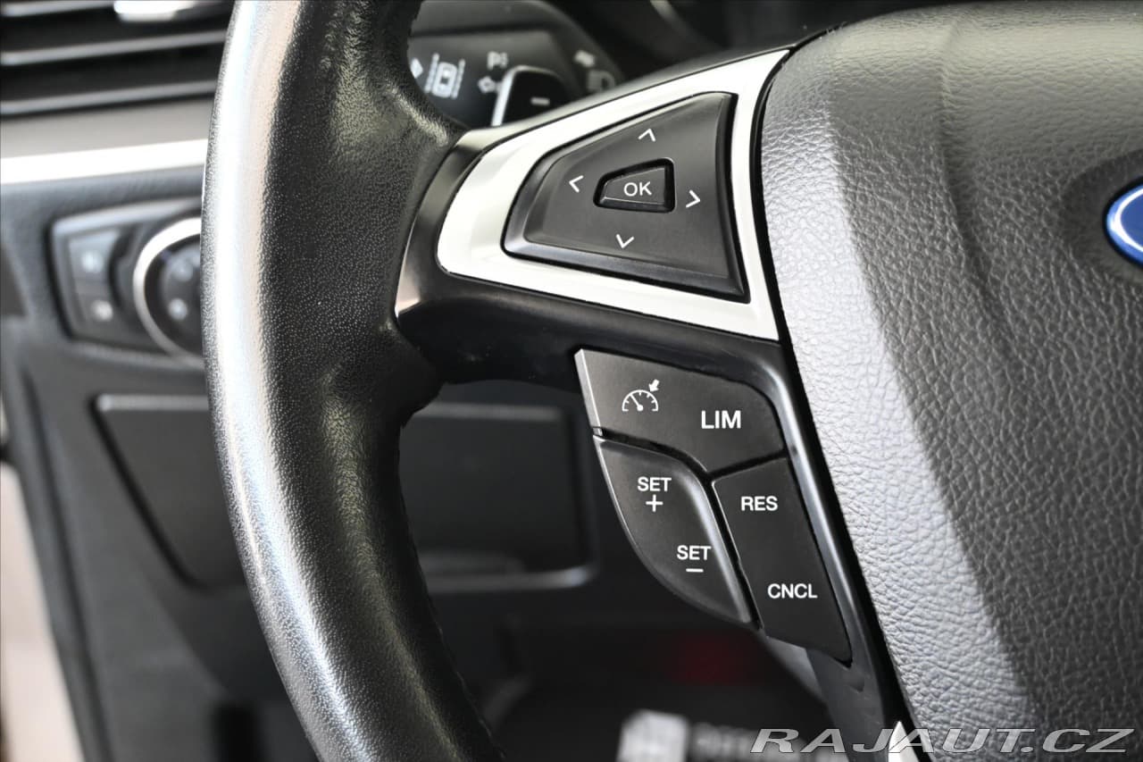 2019 Ford S-Max - 17