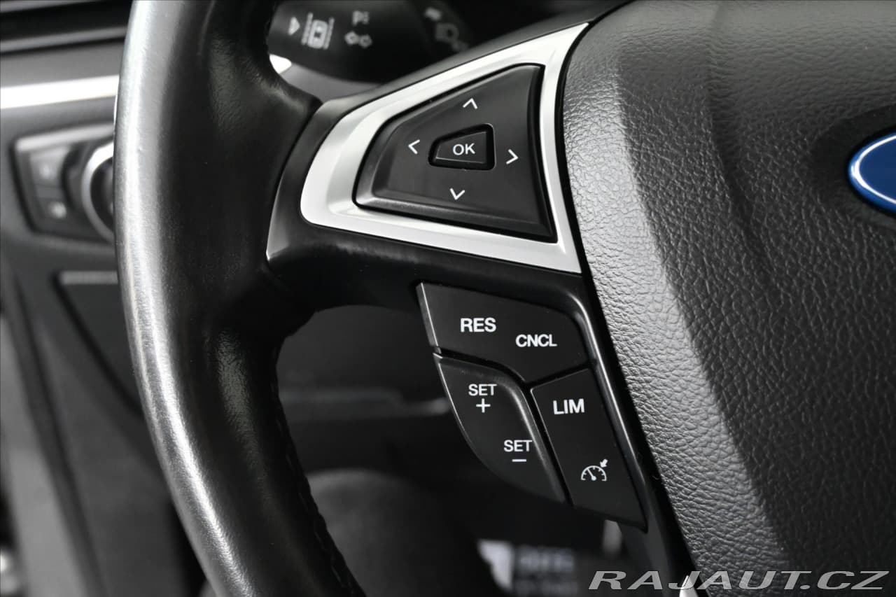 2021 Ford S-Max - 17