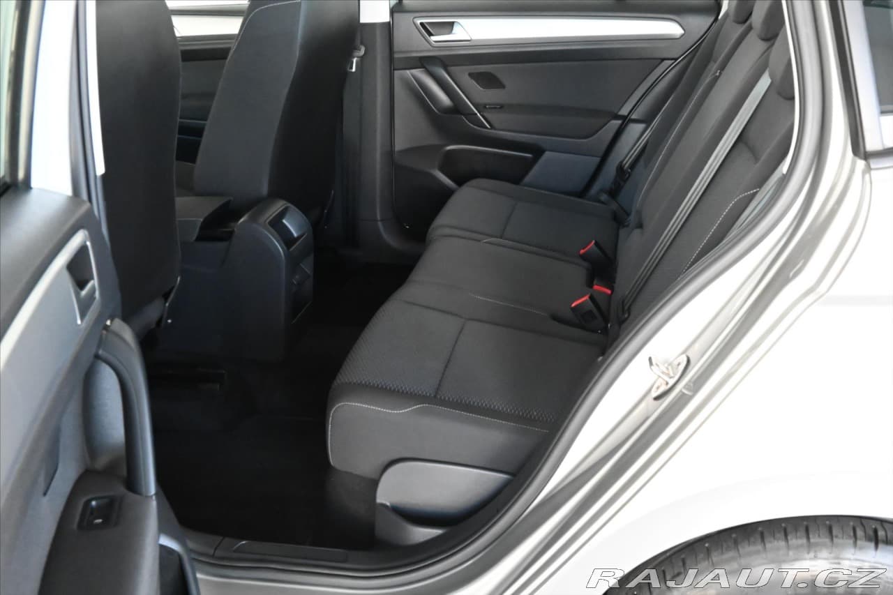 2019 Volkswagen Golf - 10