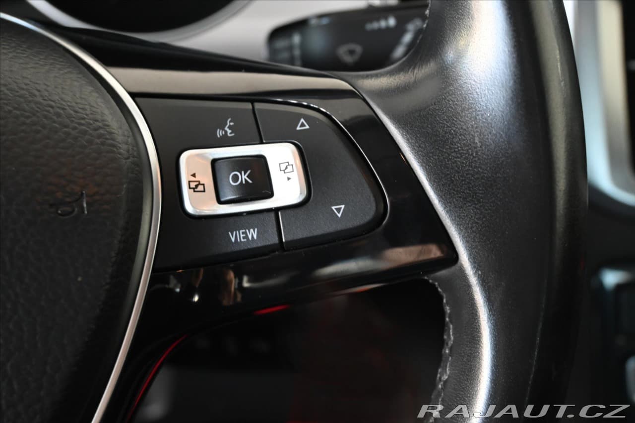 2019 Volkswagen Golf - 18