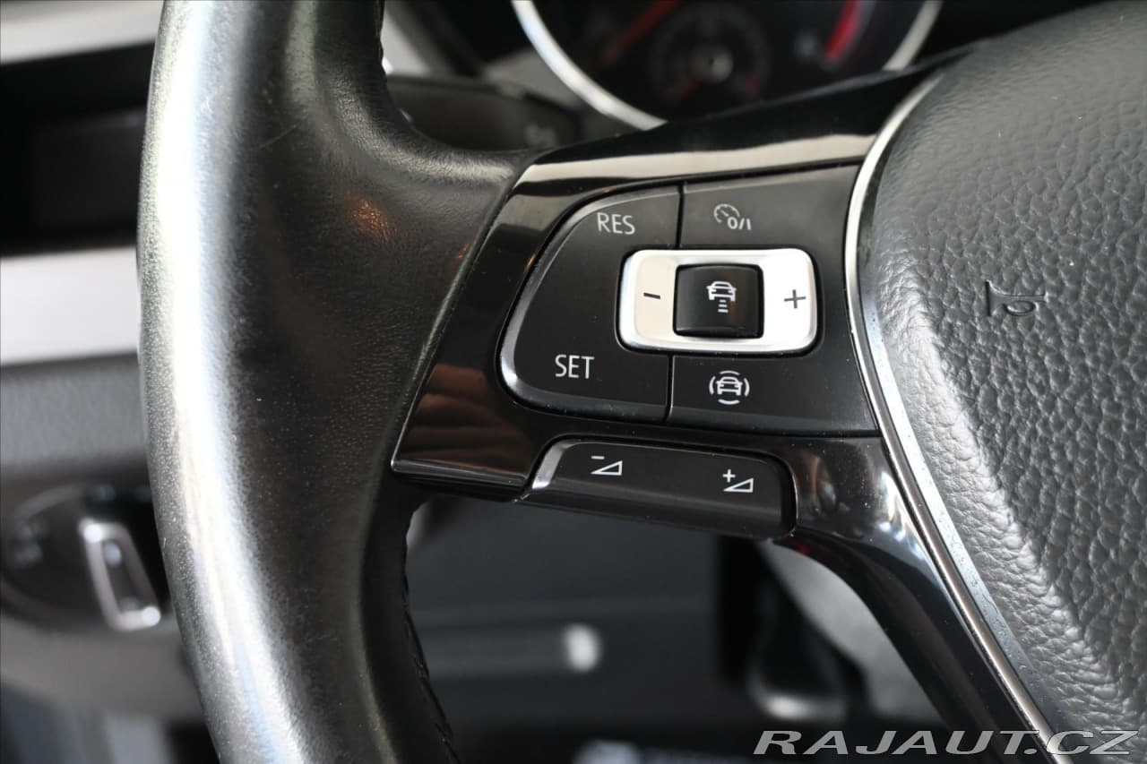 2021 Volkswagen Touran - 18