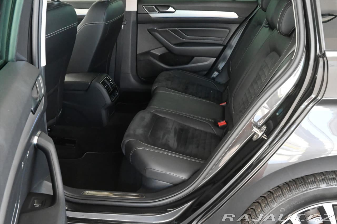 2020 Volkswagen Passat - 10