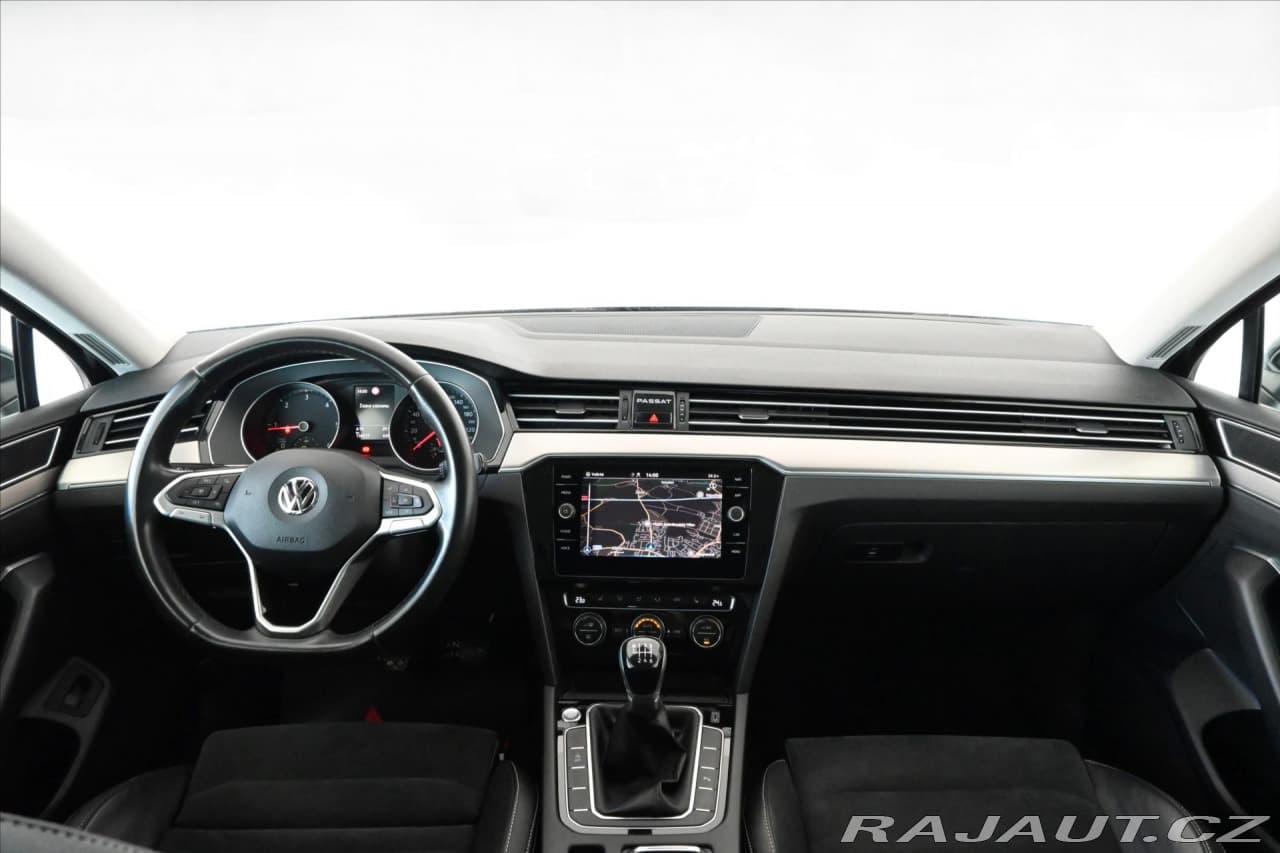 2020 Volkswagen Passat - 11