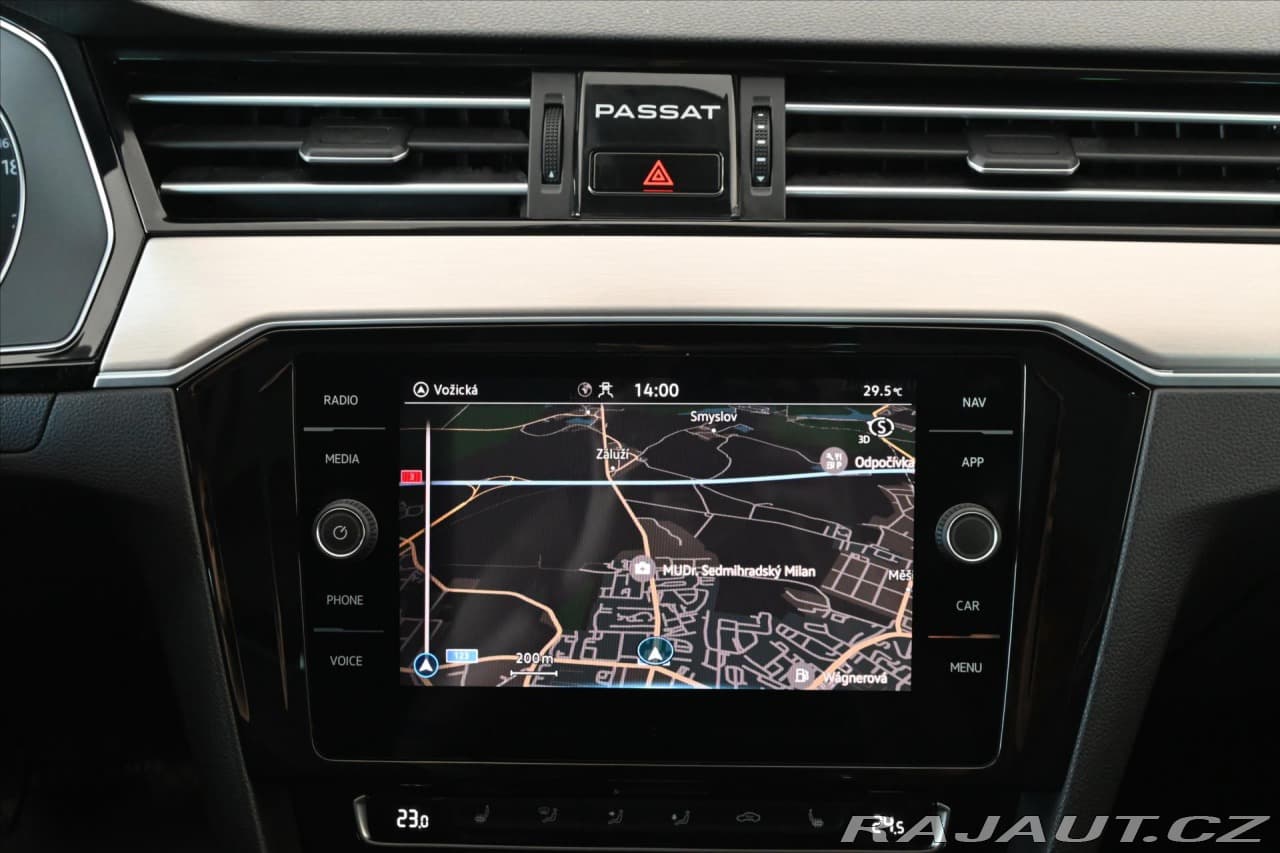 2020 Volkswagen Passat - 19