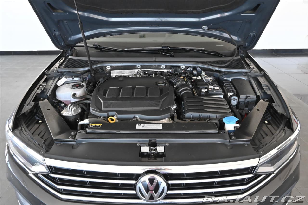 2020 Volkswagen Passat - 5