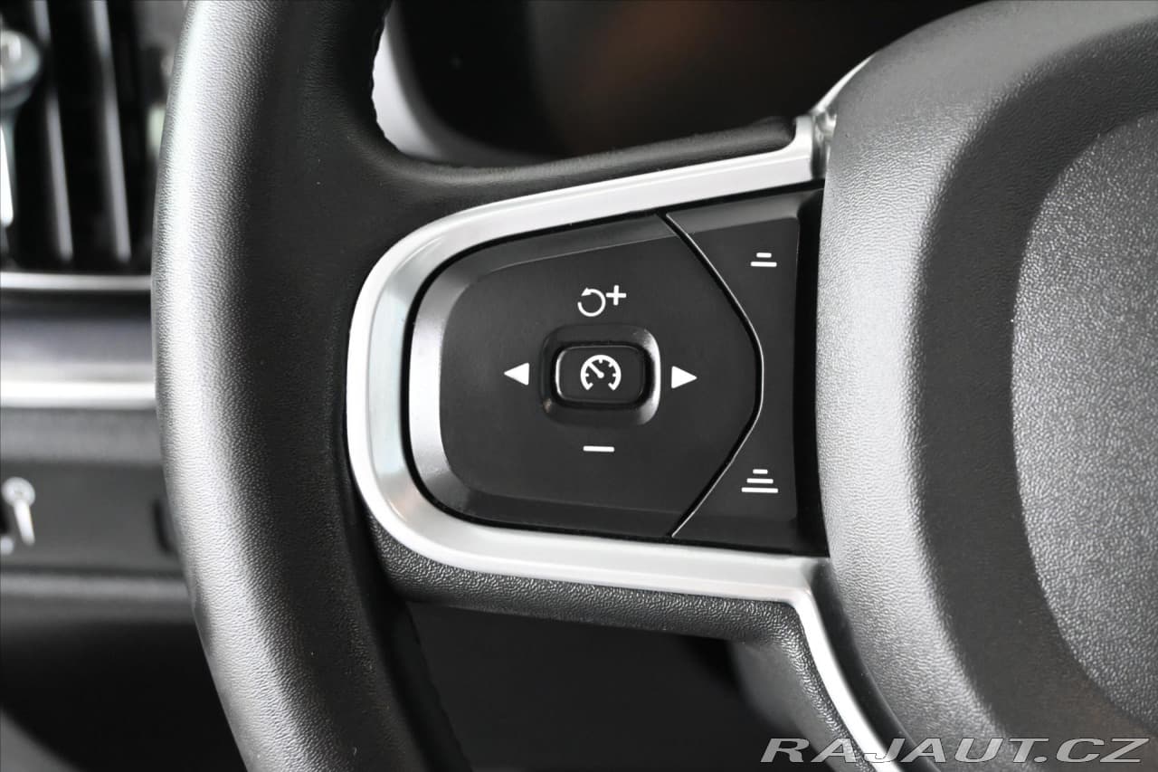 2022 Volvo V60 - 17