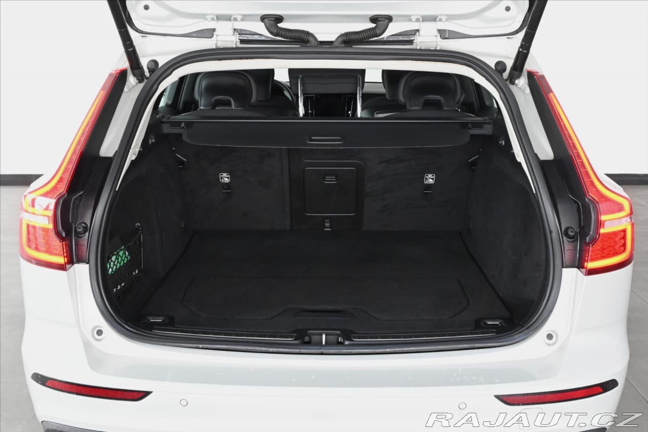 2022 Volvo V60 - 6