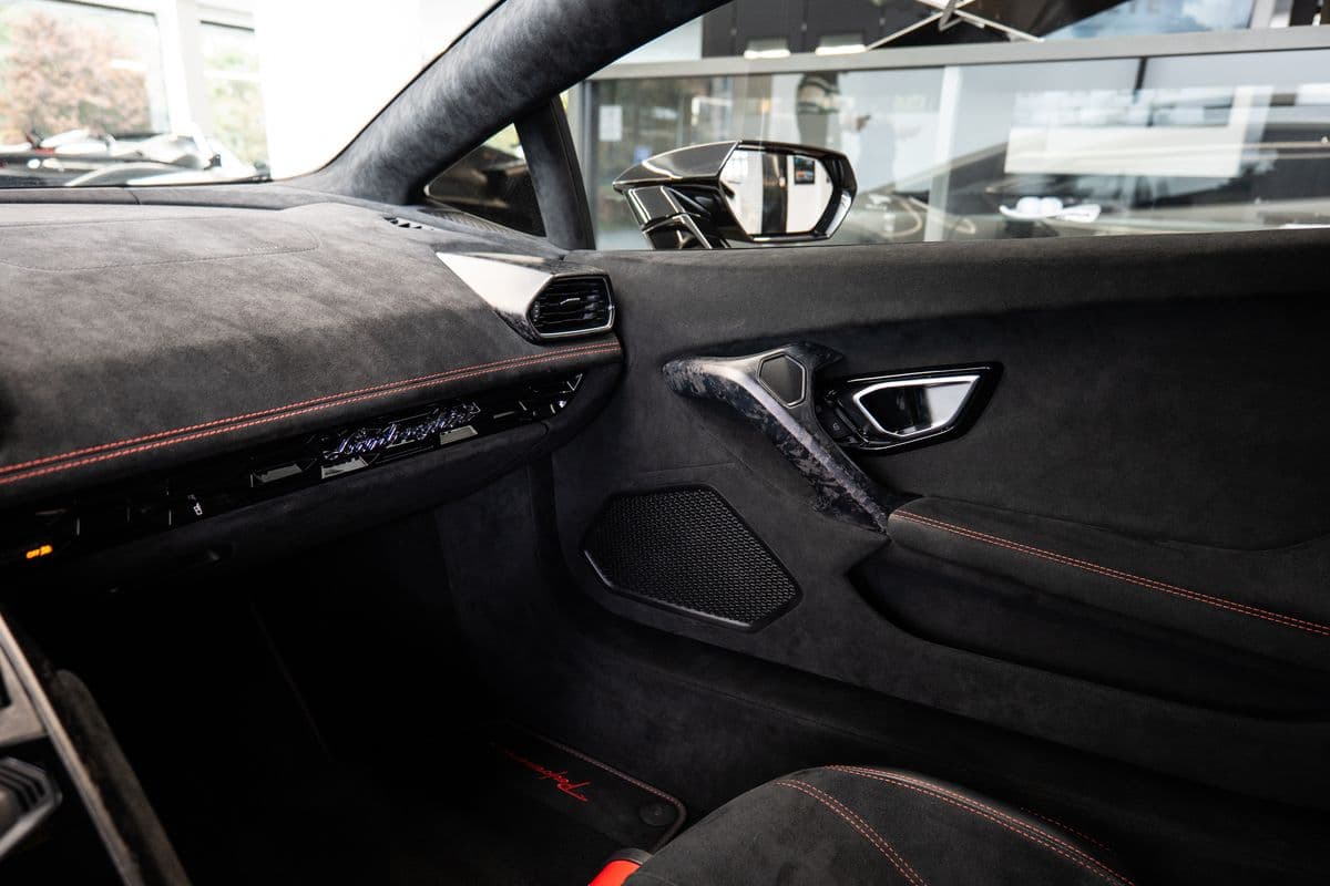 2017 Lamborghini Huracán - 12