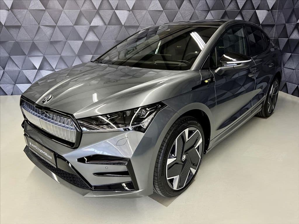 Škoda Enyaq iV RS 4x4 82KWH, DCC, ACC, C