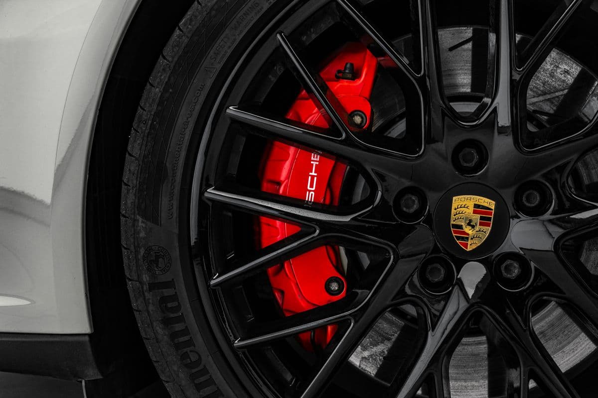 2019 Porsche Panamera - 10