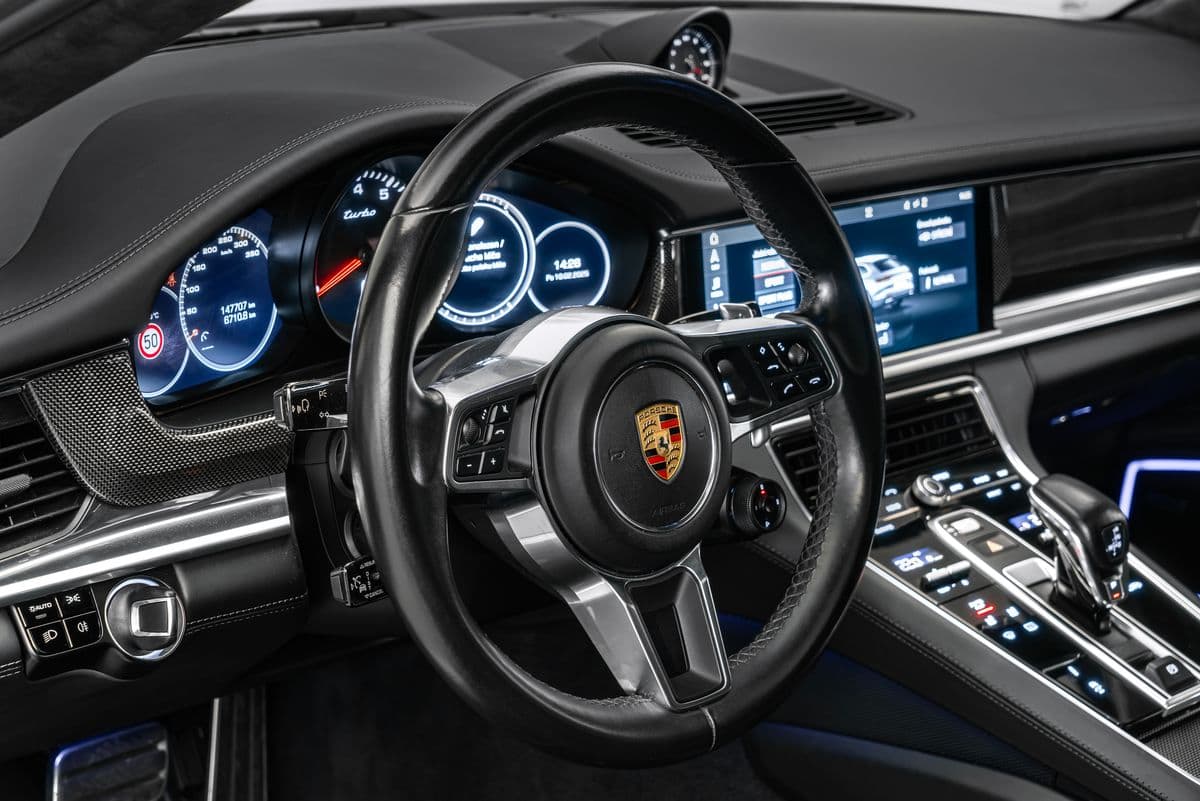 2019 Porsche Panamera - 15
