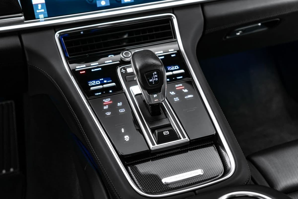 2019 Porsche Panamera - 17