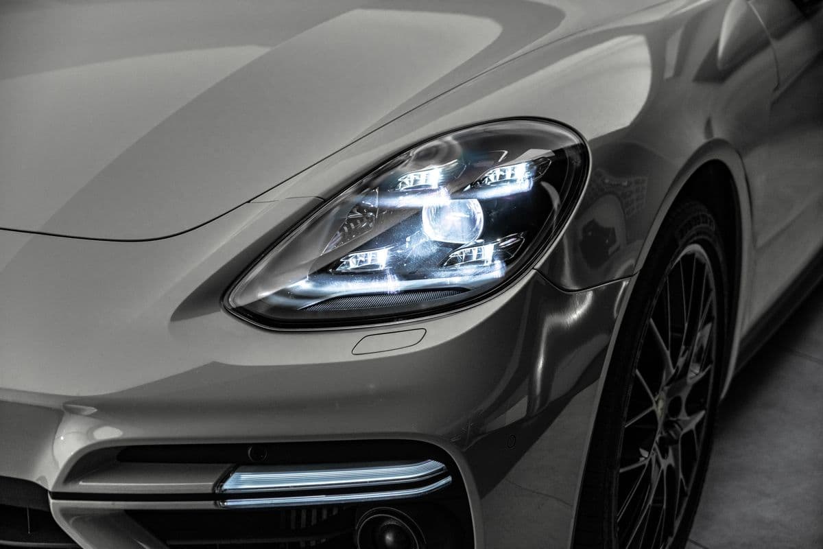 2019 Porsche Panamera - 8