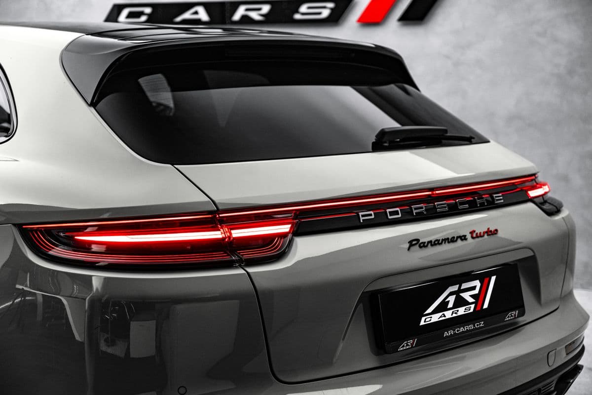 2019 Porsche Panamera - 9